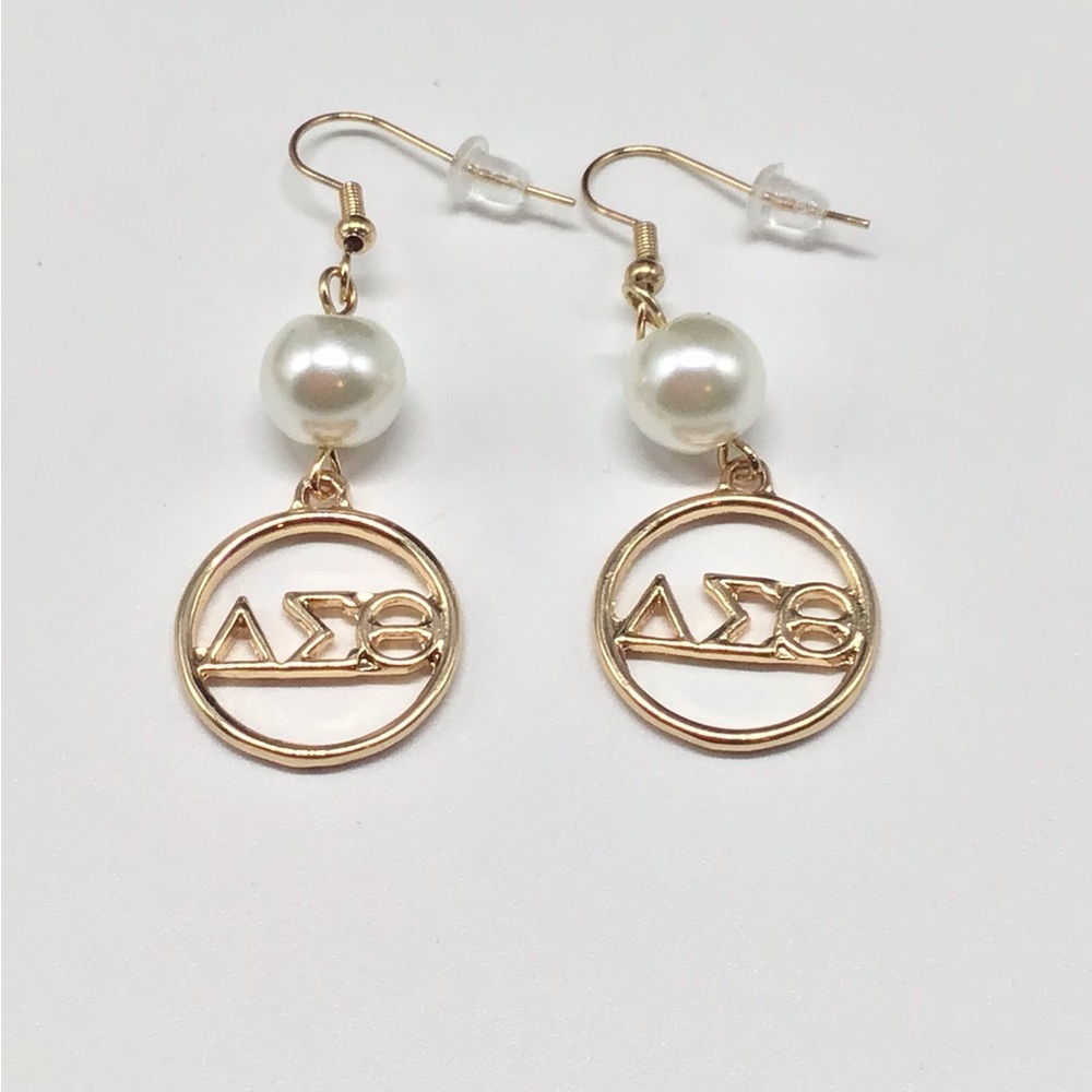 Delta Sigma Theta pearl earrings